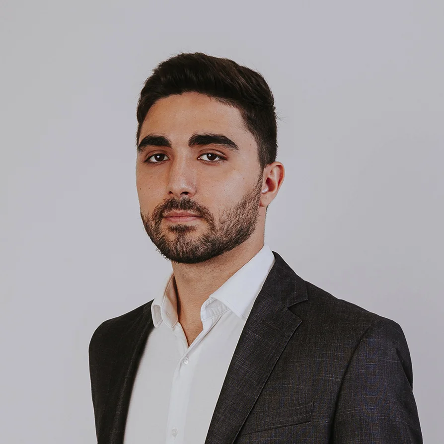 Gabriel Neves, Sócio
